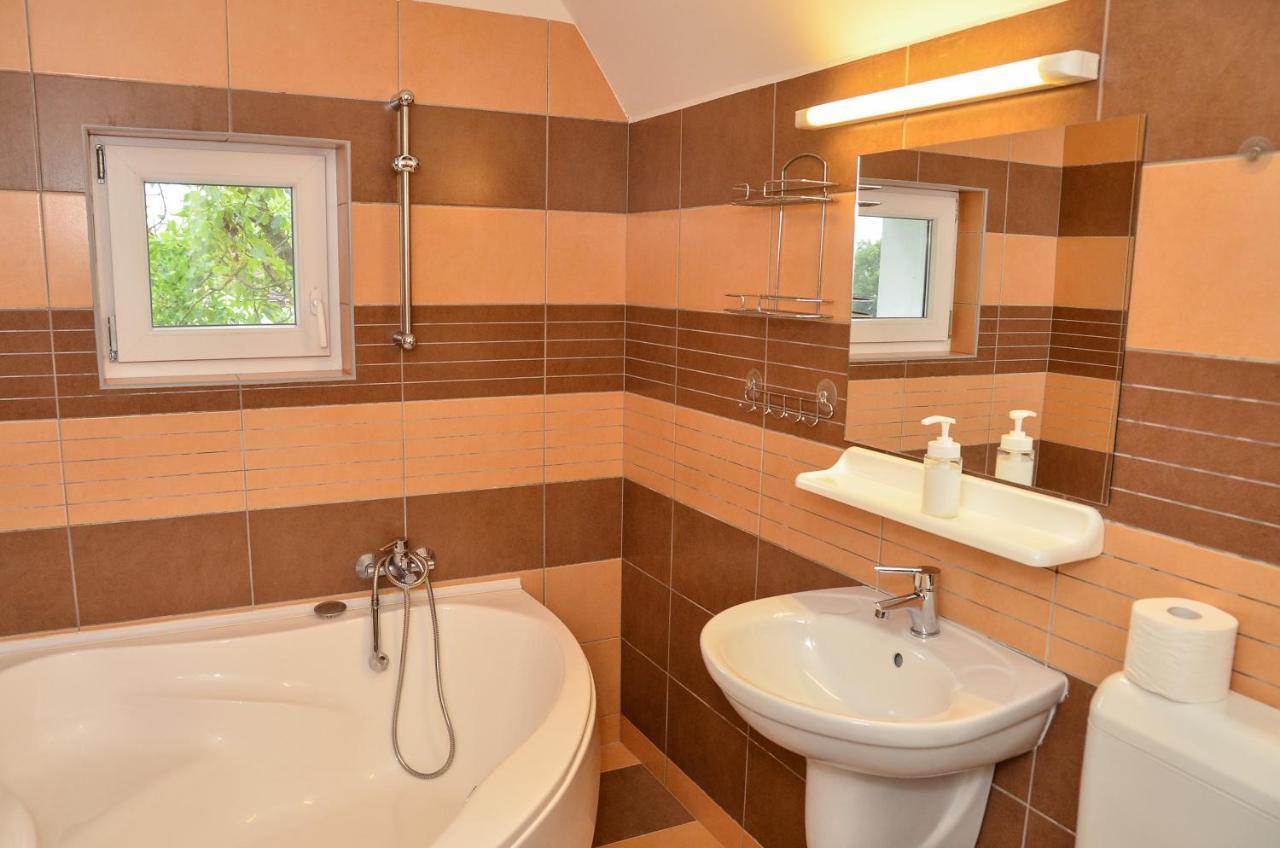 Aparthotel Gabor Aron Apartman Hajdúszoboszló Exterior foto
