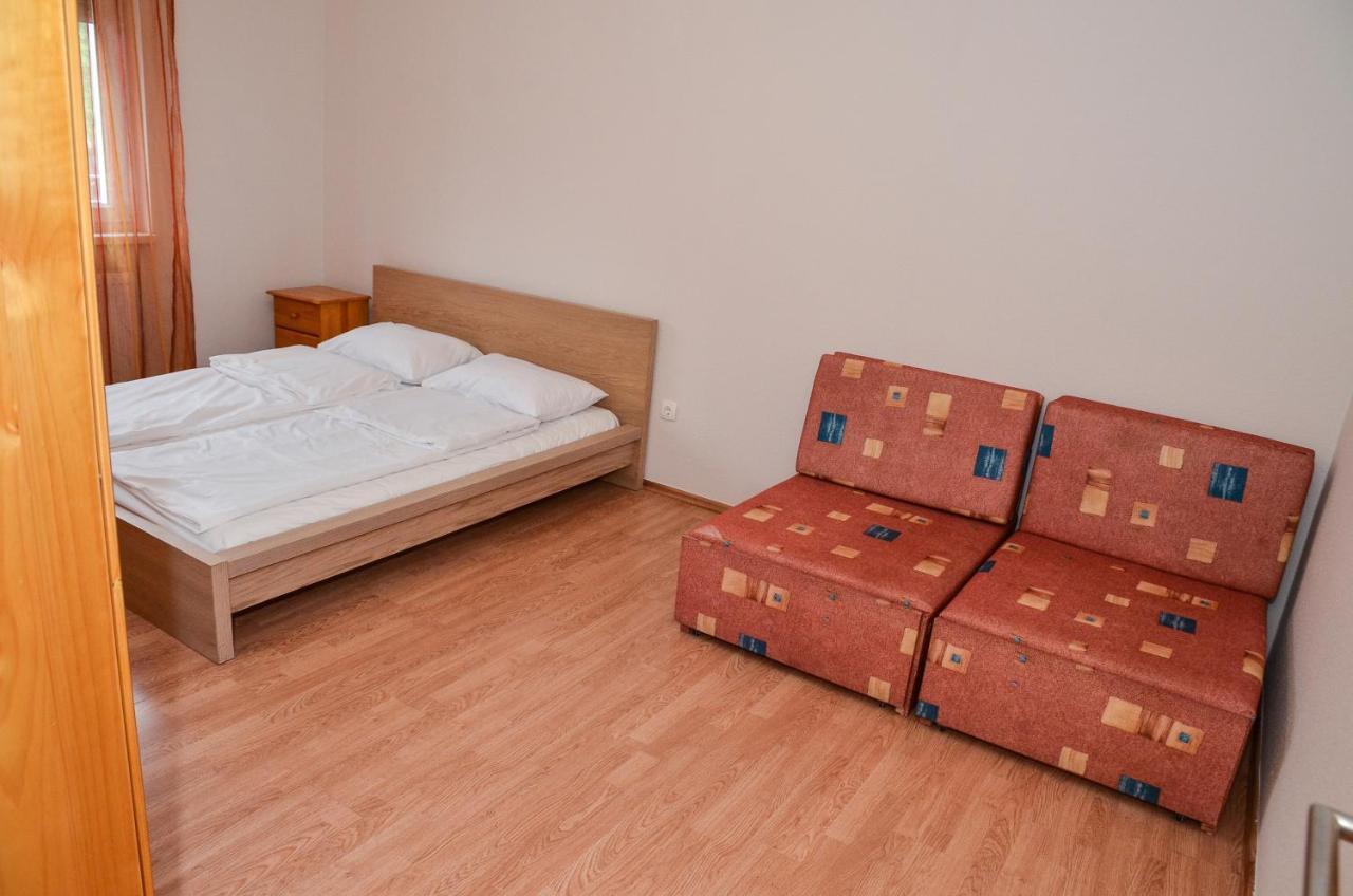 Aparthotel Gabor Aron Apartman Hajdúszoboszló Exterior foto
